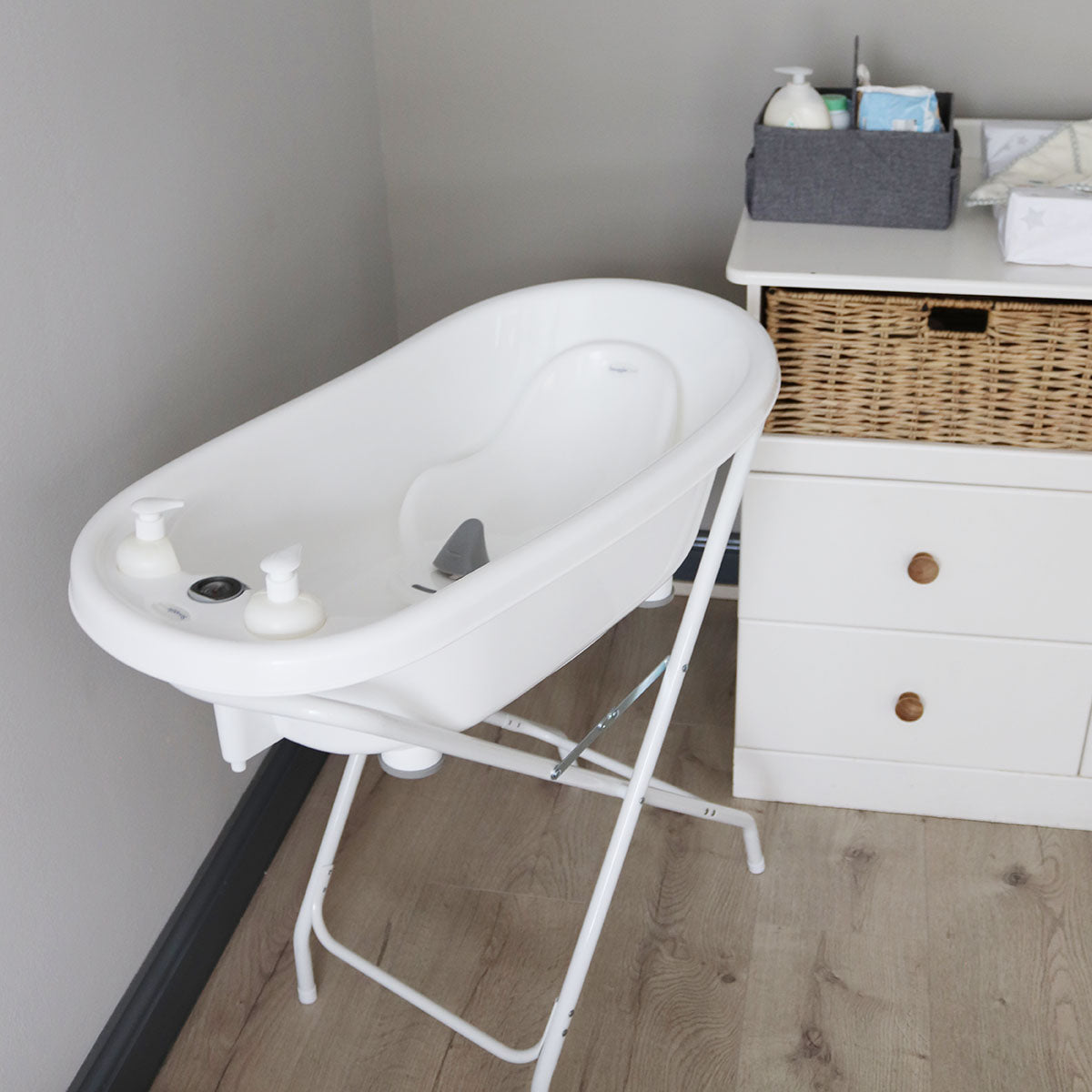 Snuggletime Cozy Bath Tub & Stand