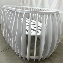 Load image into Gallery viewer, Mola Gradient Crib
