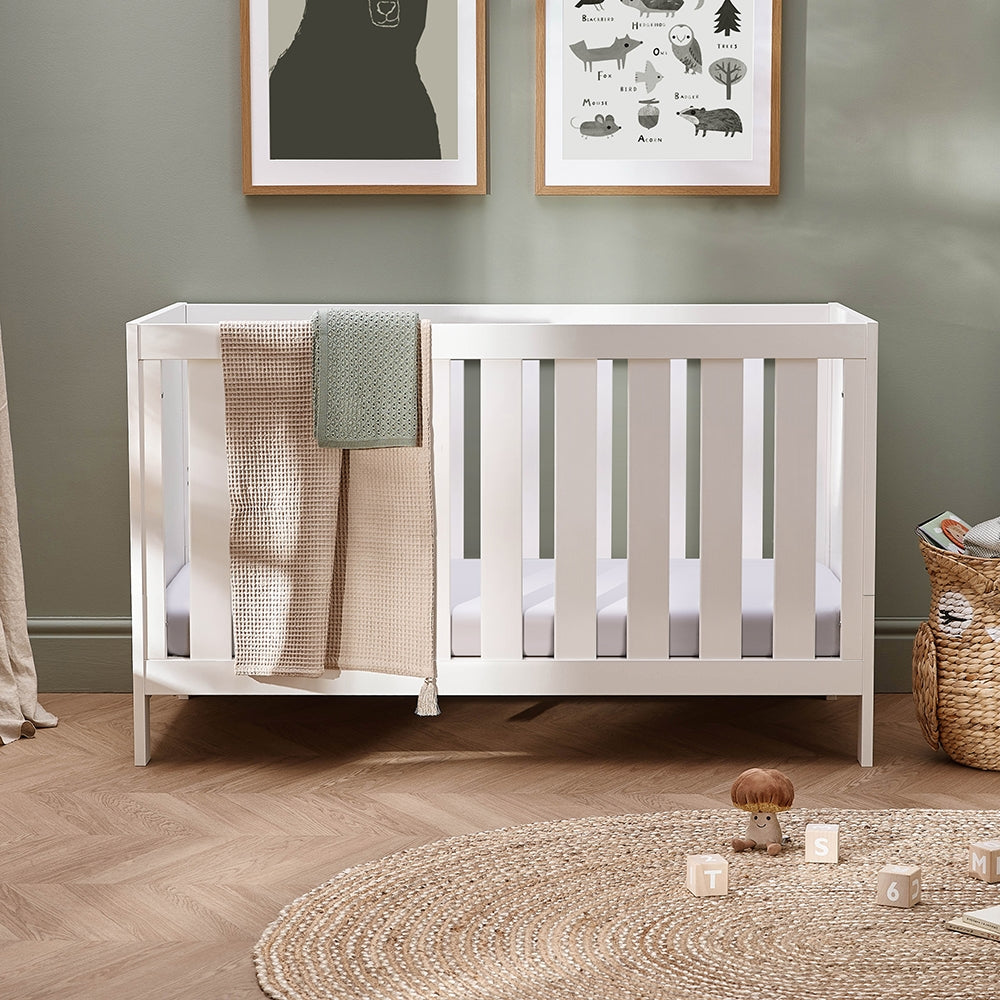 Silver Cross Bromley 2 piece White nursery set with with Convertible Cot Bed and Dresser