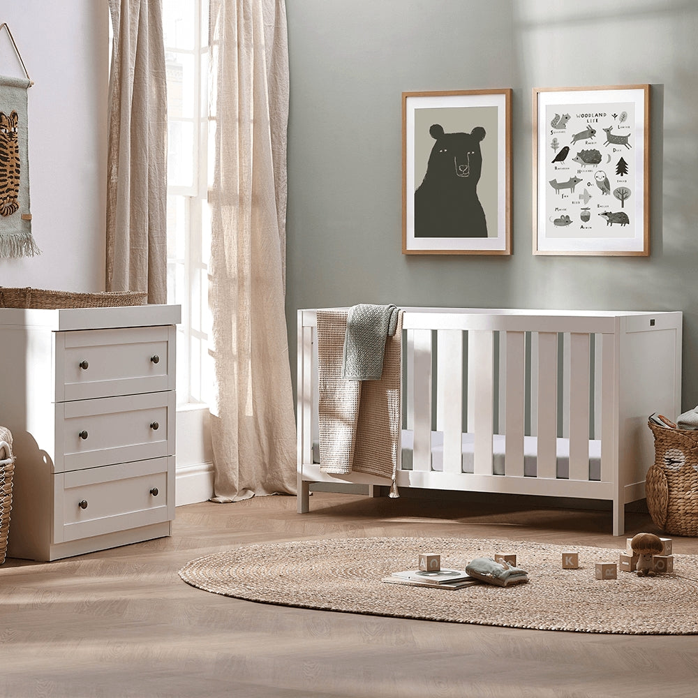 Silver Cross Bromley 2 piece White nursery set with with Convertible Cot Bed and Dresser