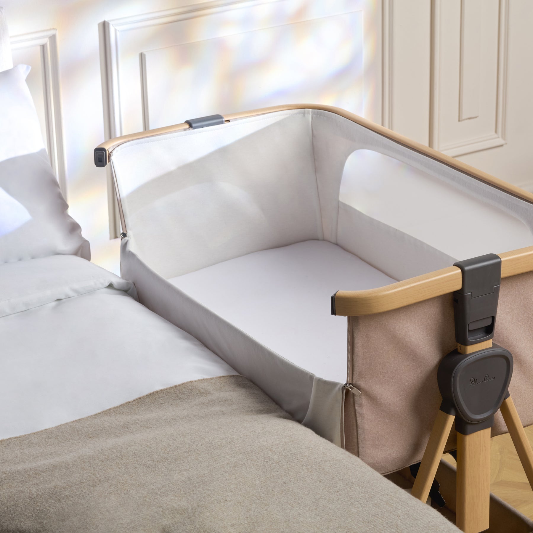 Silver Cross Lunar Co-Sleeper Bedside Crib | Co sleeper cot - AZ
