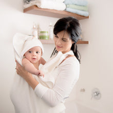 Load image into Gallery viewer, Baby Sense hooded apron bath towel